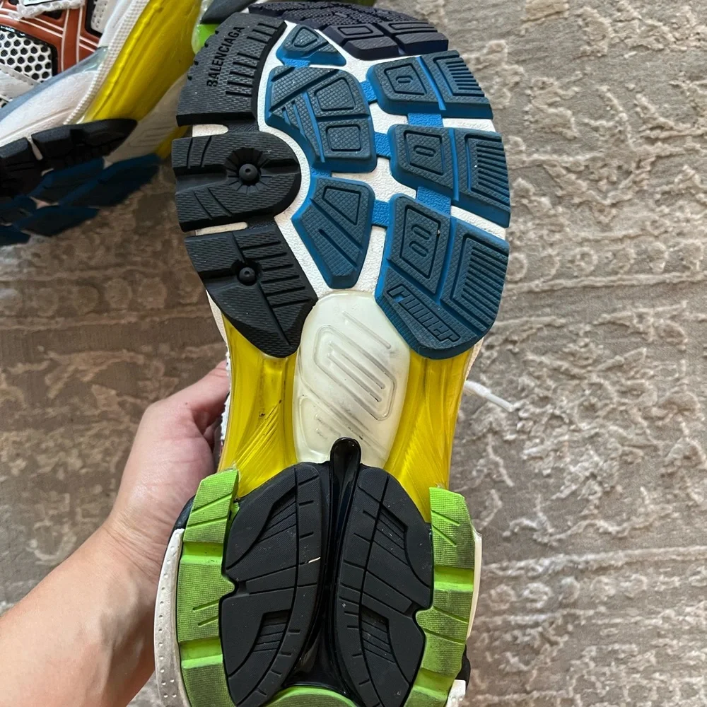 AUTHENTIC BALENCIAGA RUNNER🌈 - Picture 3 of 6